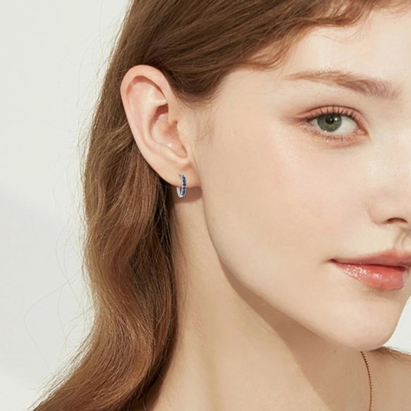 Sterling Silver Cubic Zirconia earrings - Picture 2 of 3